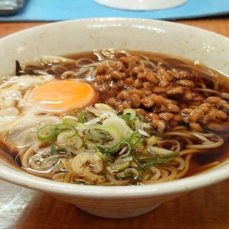 なっとう玉子そば(神楽坂そば （かぐらざかそば）)