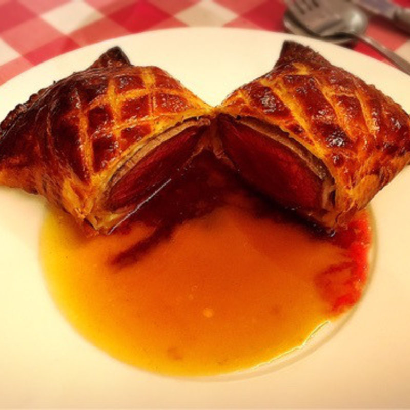 和牛フィレ肉のパイ包み焼き～大人の贅沢(神楽坂ワイン食堂 entraide)