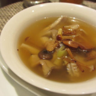 いろいろキノコのスープ(神楽坂芝蘭 （カグラザカチィラン）)