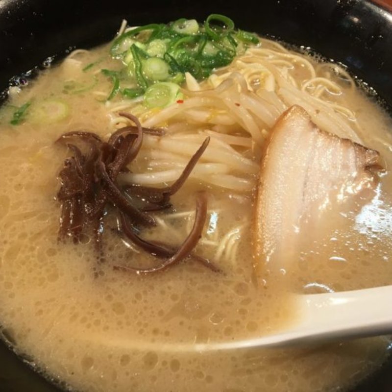 豚骨ラーメン(九州らーめん 祥)