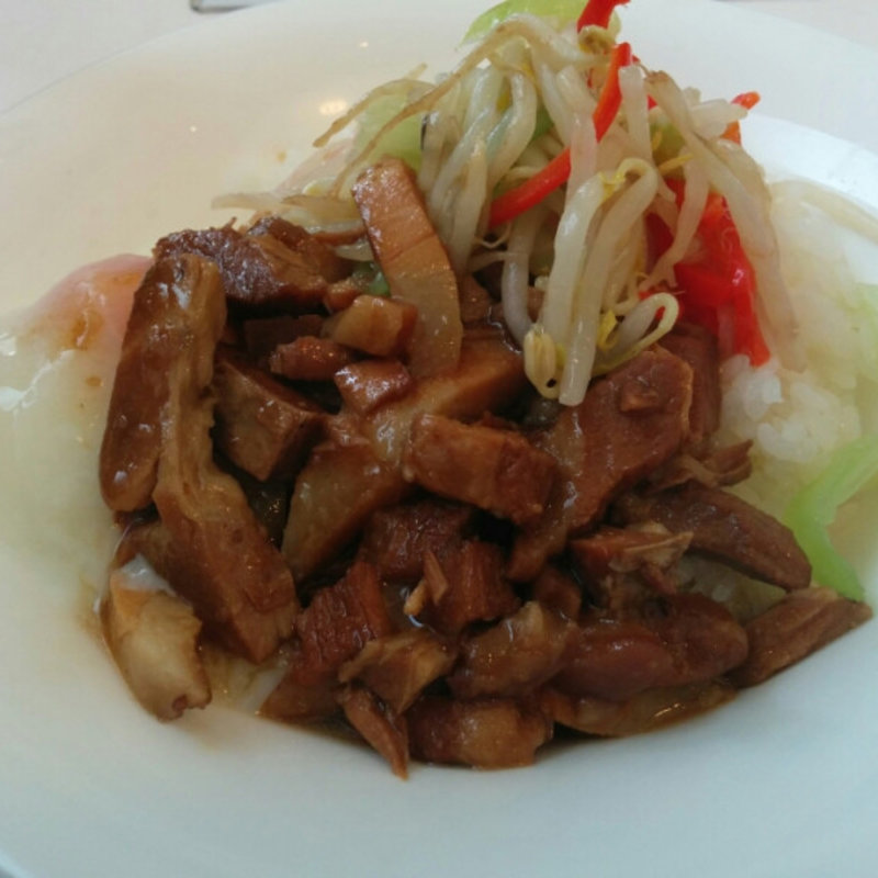 台湾風柔らか豚肉のあんかけご飯 温泉卵添え(福籠)