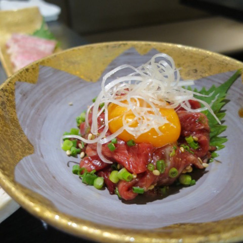 宮崎安楽牛 ユッケ(炙りや 秀苑 天 新橋店)