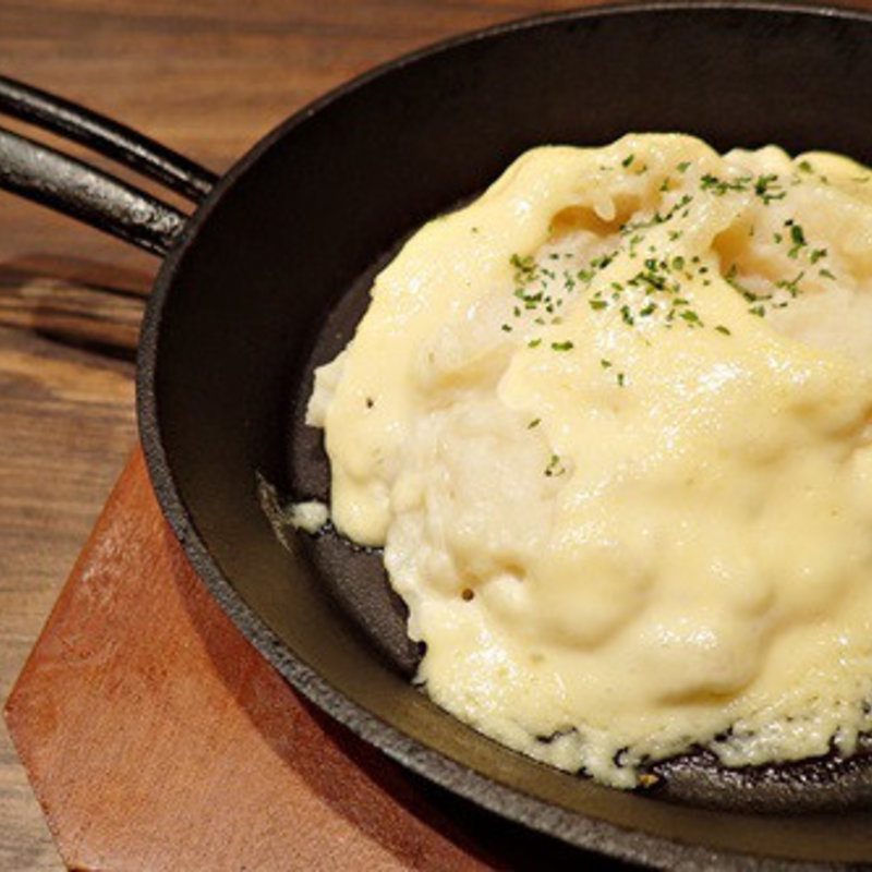 マッシュポテトのアイオリソース焼き(秋葉原バル モンパカ )