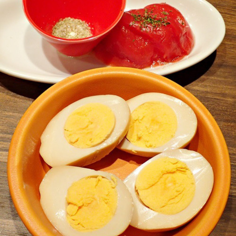 燻製味付け玉子(秋葉原バル モンパカ )