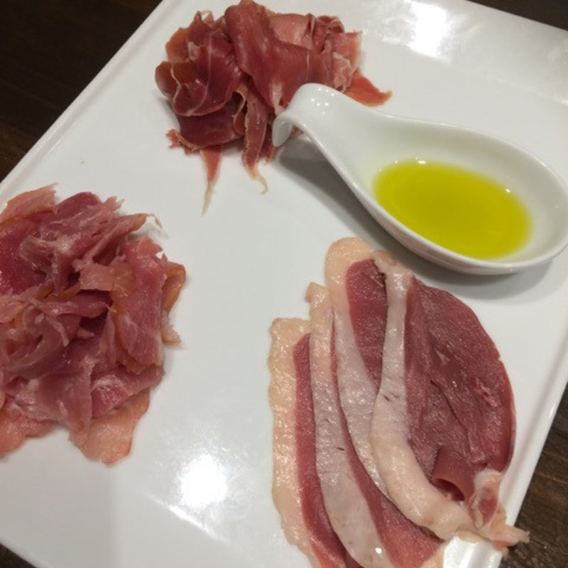 生ハムの3種盛り(秋葉原バル モンパカ )