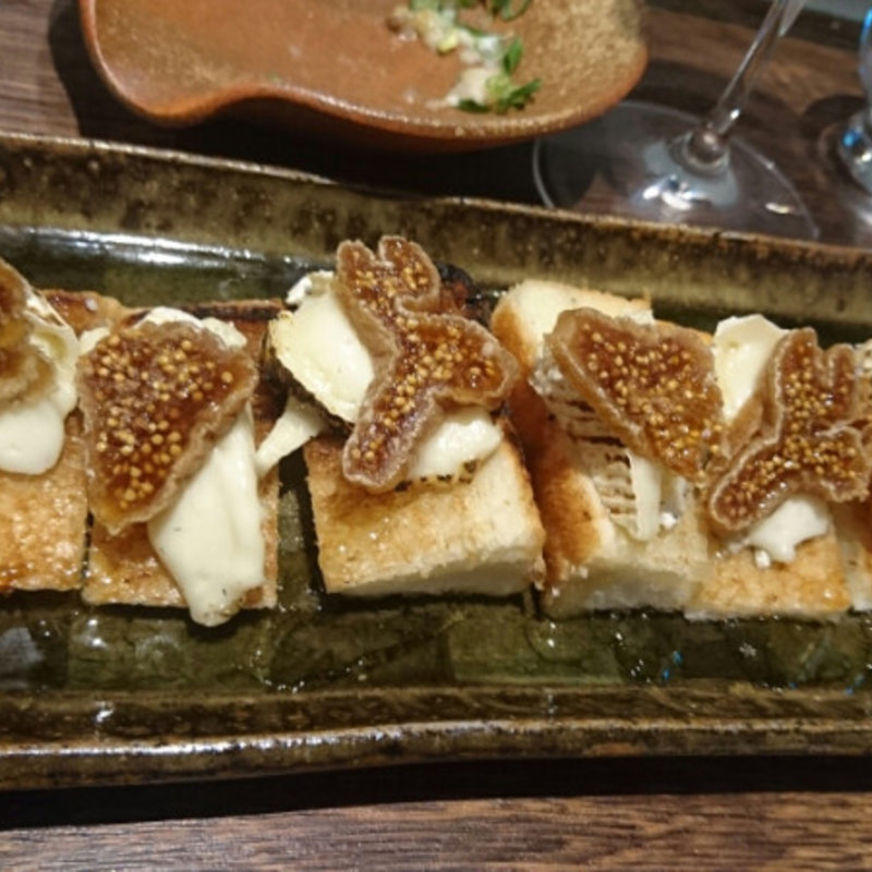 チーズといちじくハチミツがけ(地鶏割烹 稲垣)
