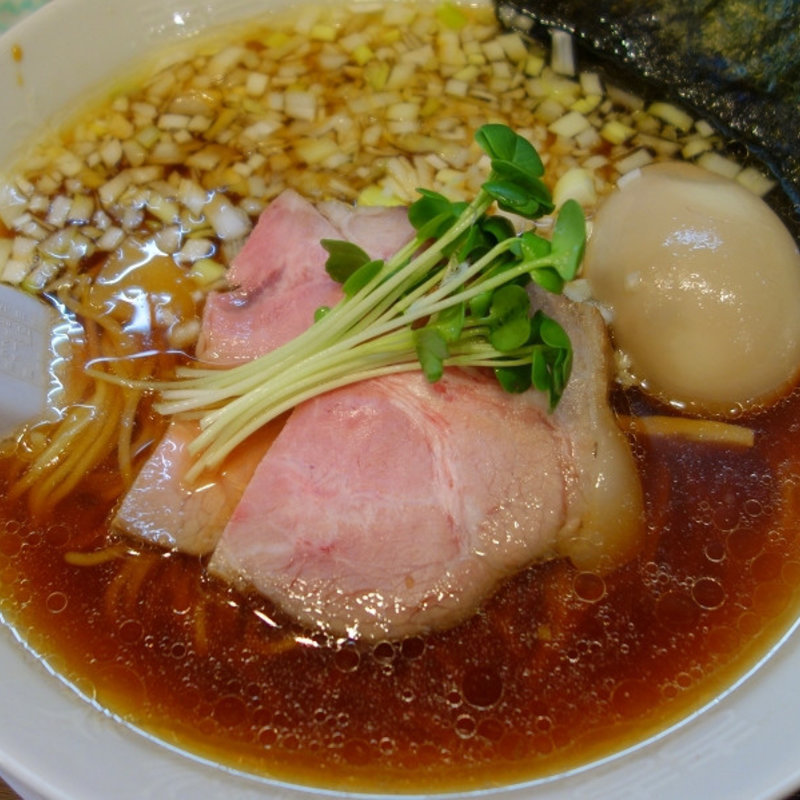 家系ラーメン（並）(稲荷屋 （イナリヤ）)