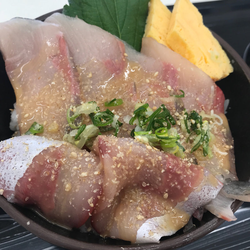 寒ブリ丼(とまりん )