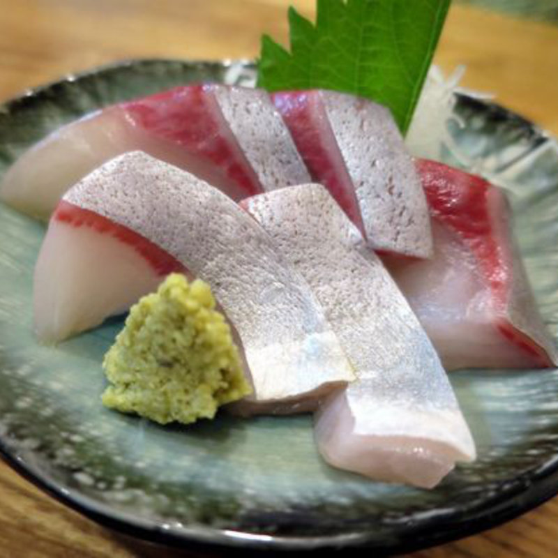 カンパチ昆布〆(立呑処　ぎん虎)