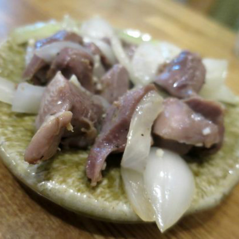 ズリと新玉炒め(立呑処　ぎん虎)