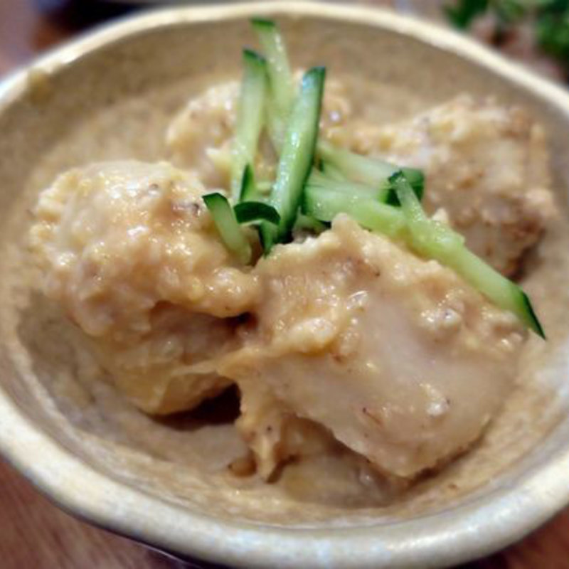 里芋のゴマ味噌和え(立呑処　ぎん虎)