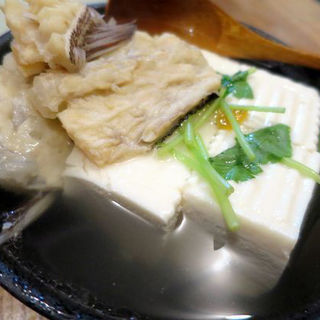 鯛アラの湯豆腐（うしお汁）(立呑処　ぎん虎)