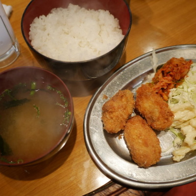 カキフライ定食(立飲みカドクラ)