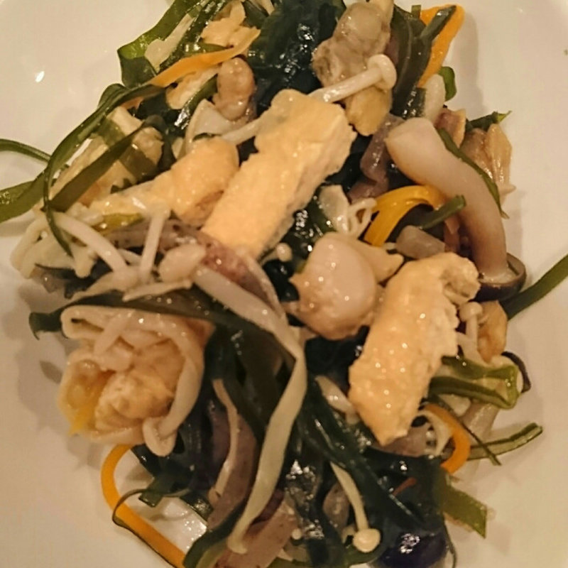 活アサリと切り昆布の五目煮(立飲み処 ちびちび )