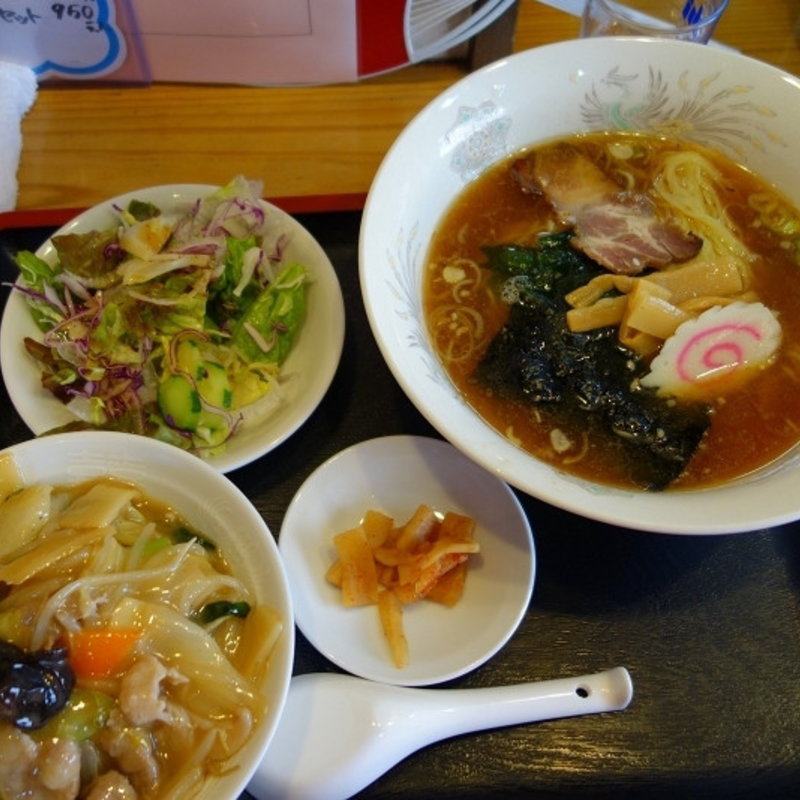 ラーメンと中華丼のセット(竹亭)