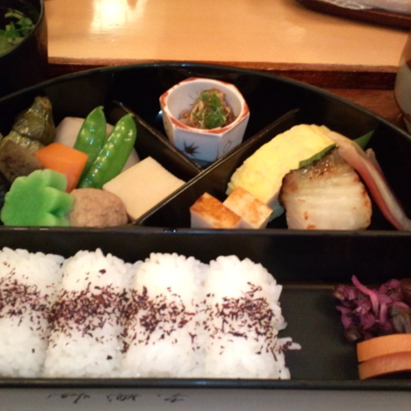 半月弁当(竹葉亭 そごう横浜店)