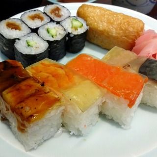 おすすめセット(箱寿司 （はこずし）)