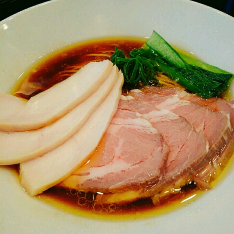チャーシュー芳醇鶏そば（醤油）(麺や福はら)