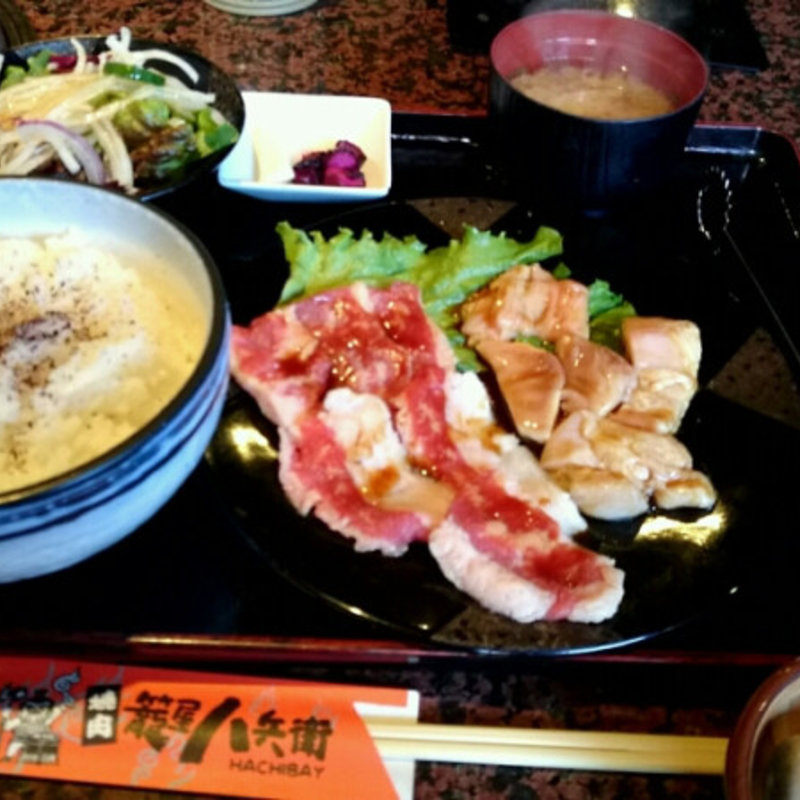 ダブル定食(コリコリホルモンとバラカルビ)(籠屋 八兵衛 高砂店)