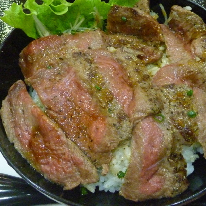 米沢牛ステーキ丼(琥珀堂)