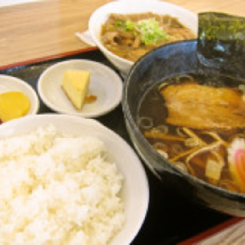 もつ煮込み定食 半支那そばセット(米沢支那そば もつ家 鎌ケ谷店)