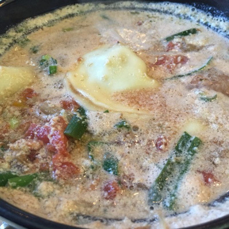 トマト鍋餃子(紅桃 )