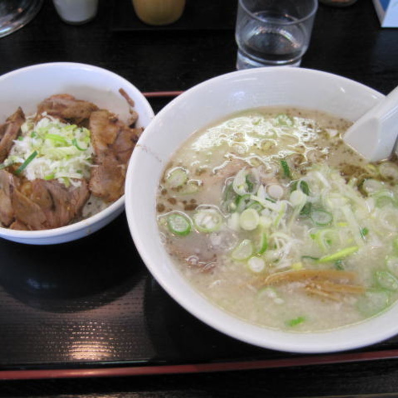 ランチセット(塩ら～めん＆ﾁｬｰｼｭｰ丼)(らーめん純輝 白井店)