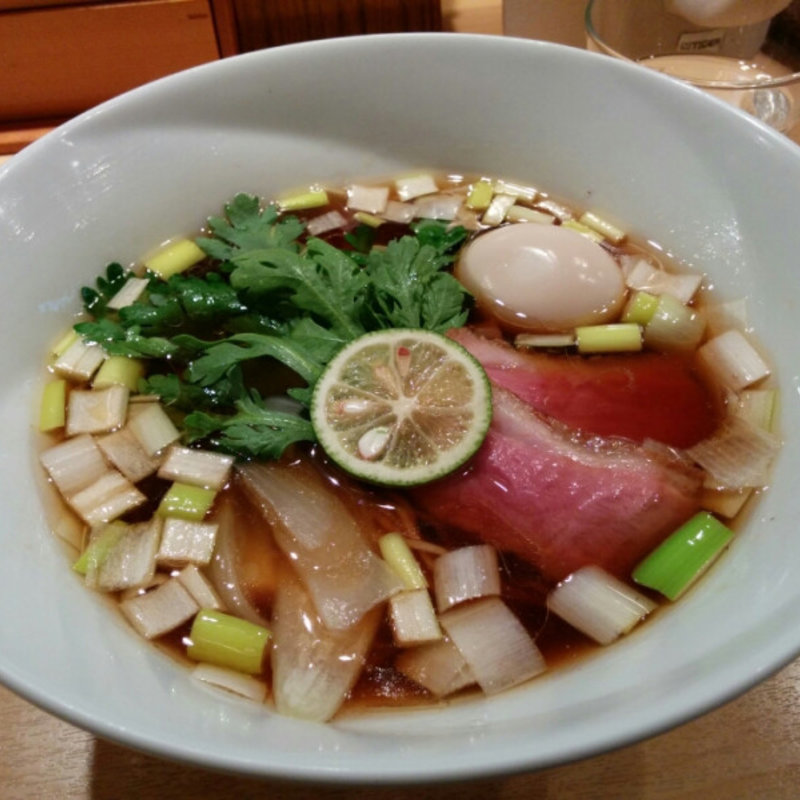 鴨そば（味玉つき(紫　くろ喜)