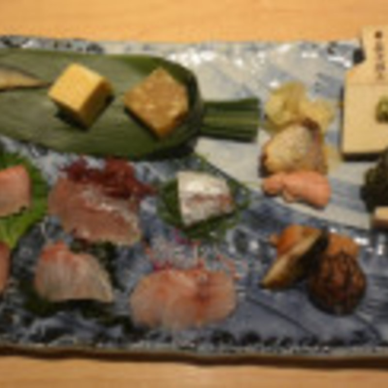 懐石15品一面盛り(紺碧の海（こんぺきのうみ）)