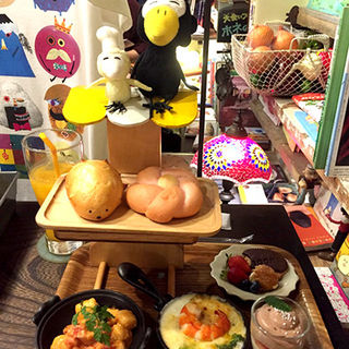 からすのパンやさんのランチ(絵本と珈琲 ペンネンネネム green 大阪店 （ペンネンネネム グリーン）)