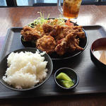 唐揚げ定食(八〇円焼鳥専門店 信長 赤坂店 )