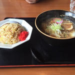 しょう油ラーメンとチャーハンのセット(らーめん専家 羅妃焚 新道店)