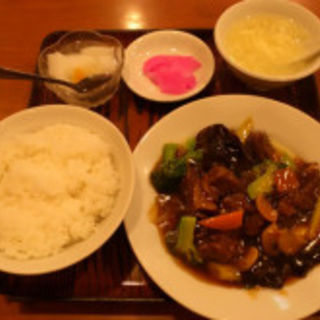 牛スレと白菜の辛煮込み(美山飯店)