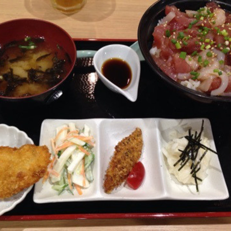 まかない丼(群青)