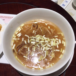 ホタテと黄いニラのスープ(老香港酒家京都 （オールドホンコンレストランキョウト）)