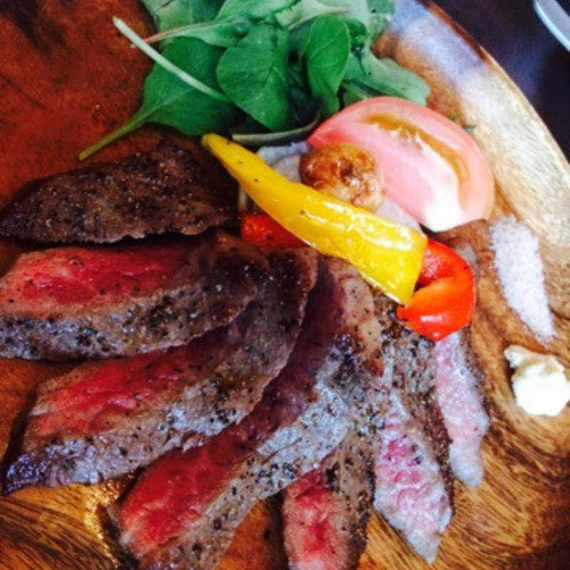 和牛ステーキ ～燻製岩塩で～(肉とチーズのお店 )