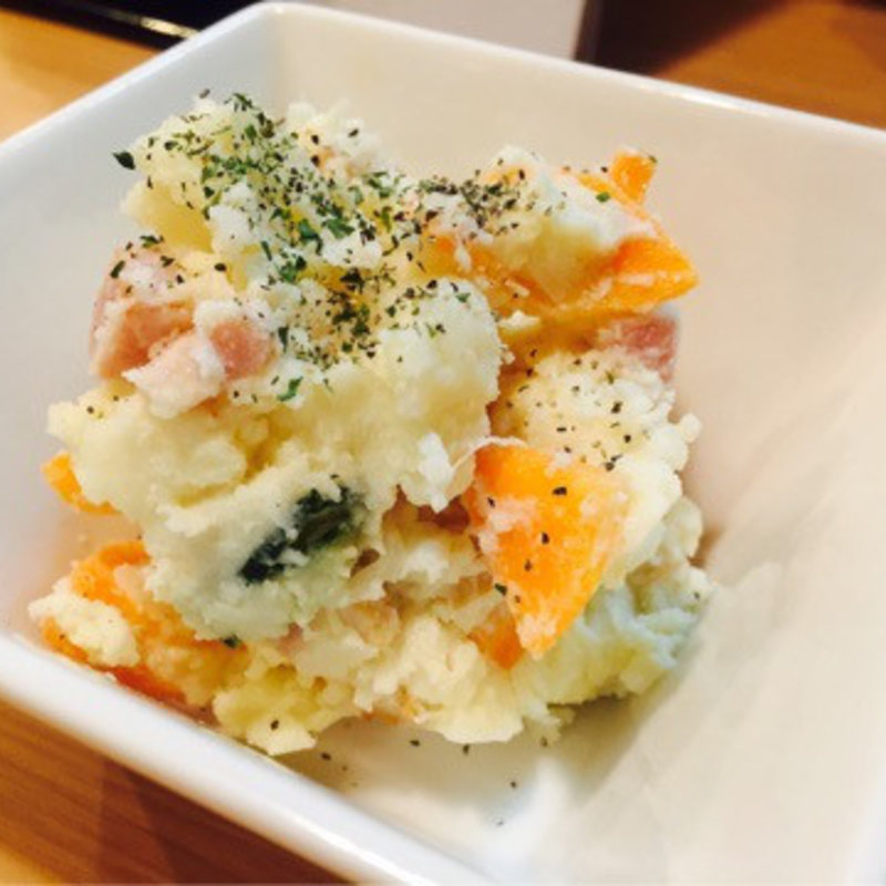 ベーコンたっぷりのポテトサラダ(肉バル　Meat （ニクバル　ミート）)