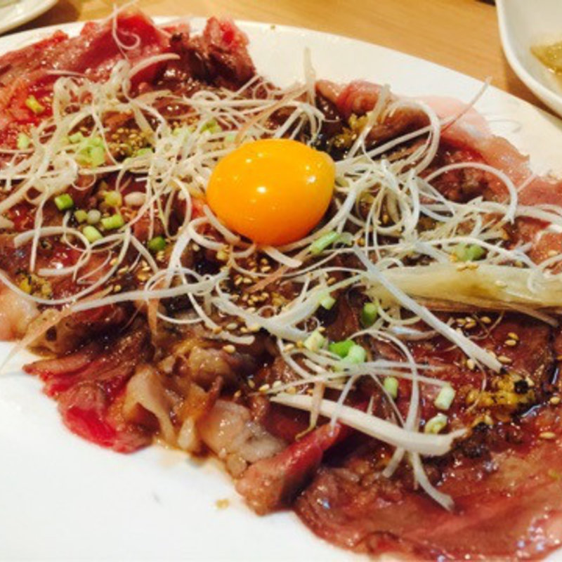 大沼牛リブロースの炙りカルパッチョ(肉バル　Meat （ニクバル　ミート）)