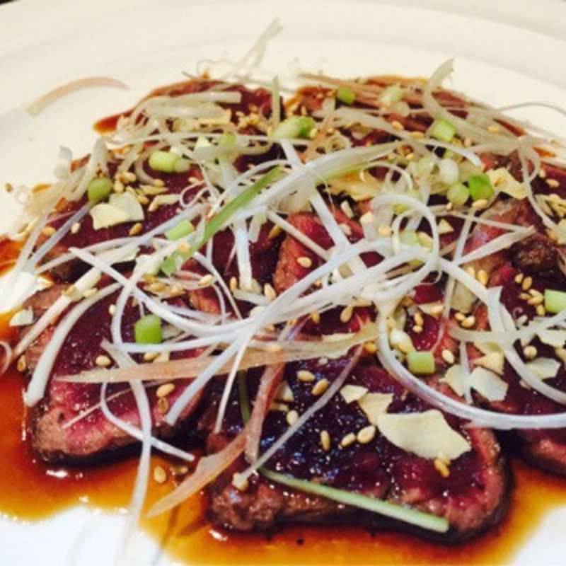 赤身馬肉のタタキ(肉バル　Meat （ニクバル　ミート）)