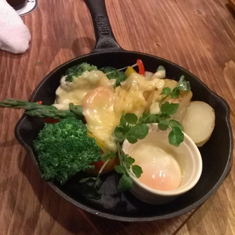 ラクレット 温野菜と温泉玉子の野菜プレート（(葵や 梅田東通り店 （Aoiya）)