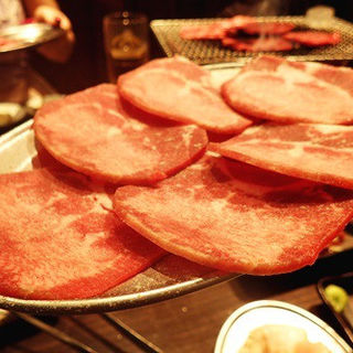 上タン　(肉ばんざい )