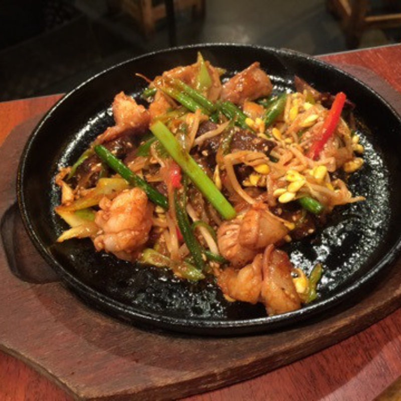 ホルモン炒め(胡同 （フートン）)