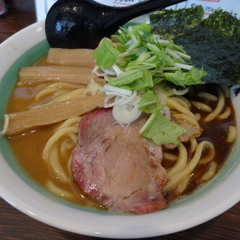 ラーメンの中盛り(自家製麺 麺屋 利八)