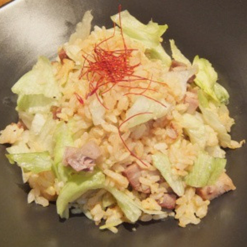 焼豚とレタスのチャーハン(自然洞 Cha-Yon-Don 新宿西口駅前店 （じねんどうちゃよんどん）)