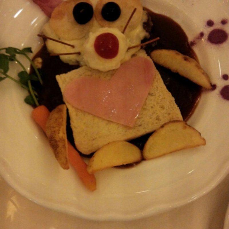 ｲｰｽﾀｰﾊﾞﾆｰのﾁｰｽﾞﾊﾝﾊﾞｰｸﾞ(舞踏の国のアリス)