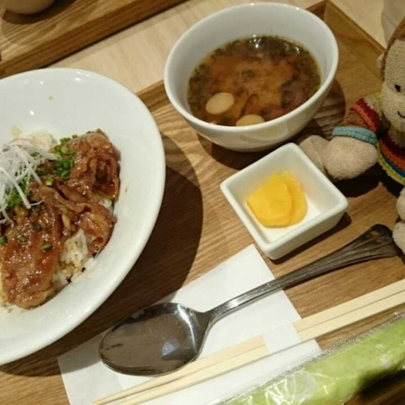焼豚肉丼(花らん香ろん )