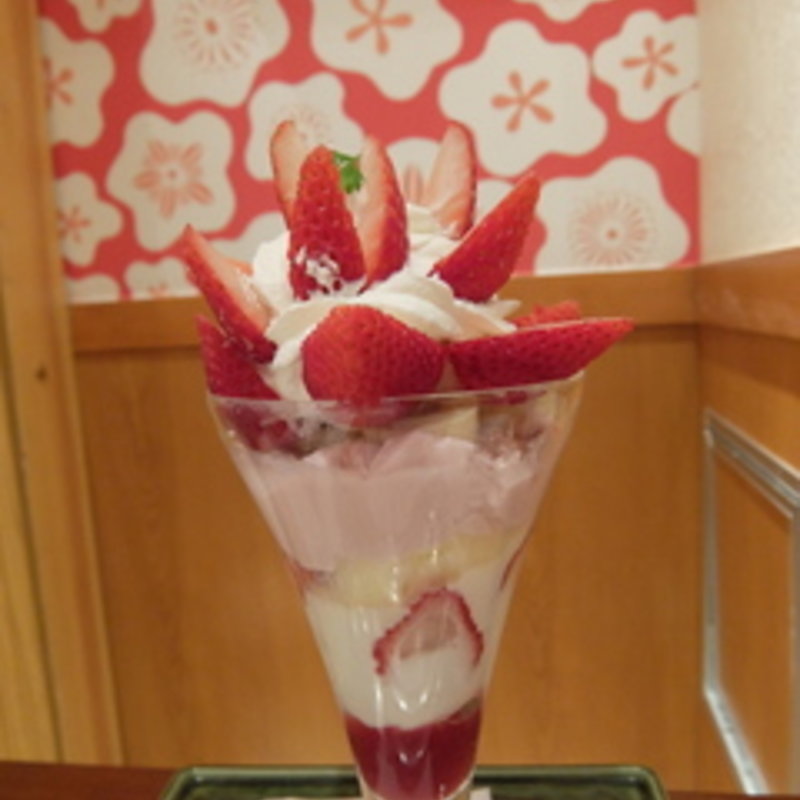 いばらキッスのパフェ(茨城マルシェ Restaurant&Bar)