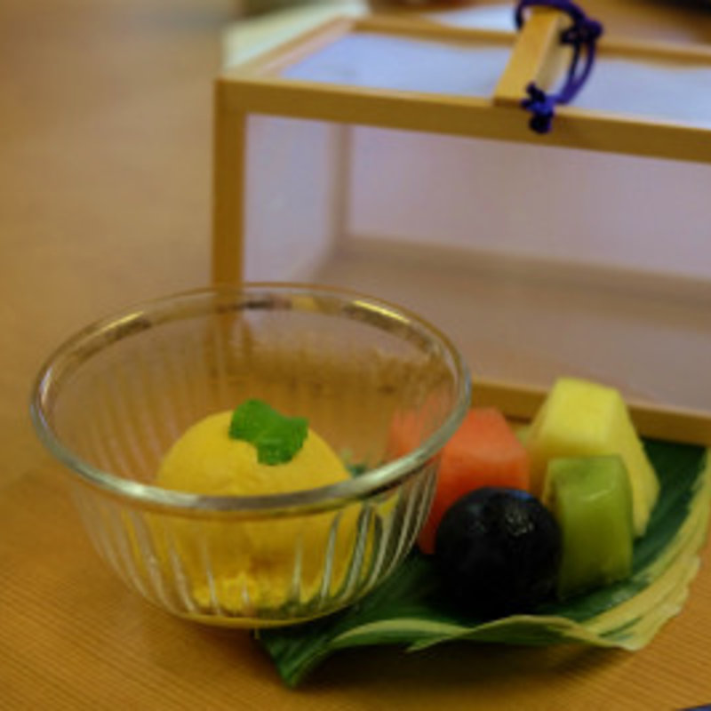南瓜のアイスクリームとフルーツ盛り合わせ(茶寮　柿里 )