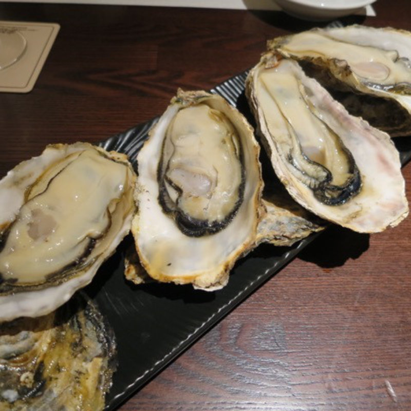 牡蠣　1個(茶良ら 3丁目店 （サララ）)