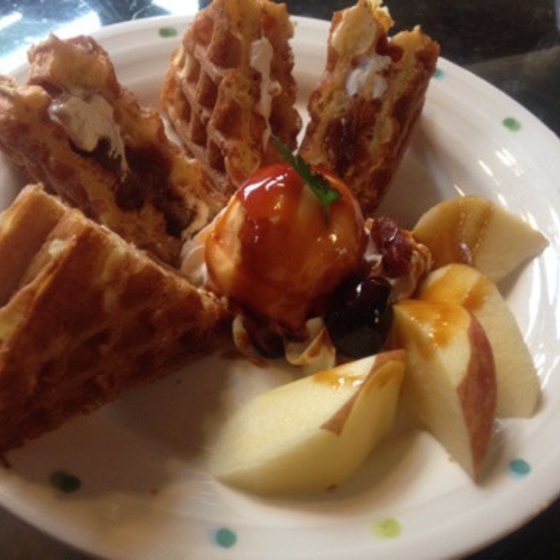 りんごカラメルワッフル(茶蘭呉)